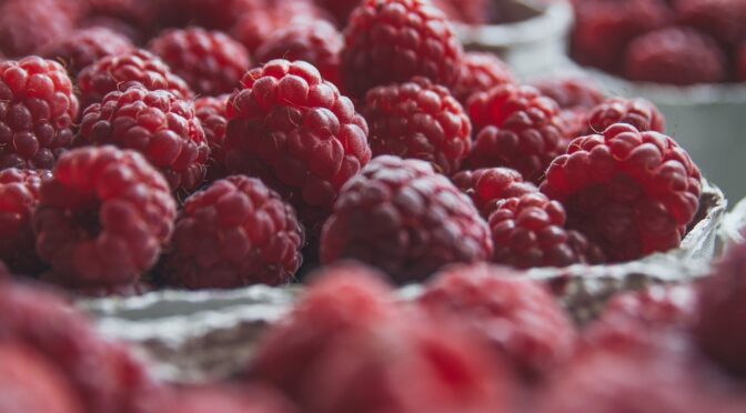 raspberries, fruits, food-2650342.jpg